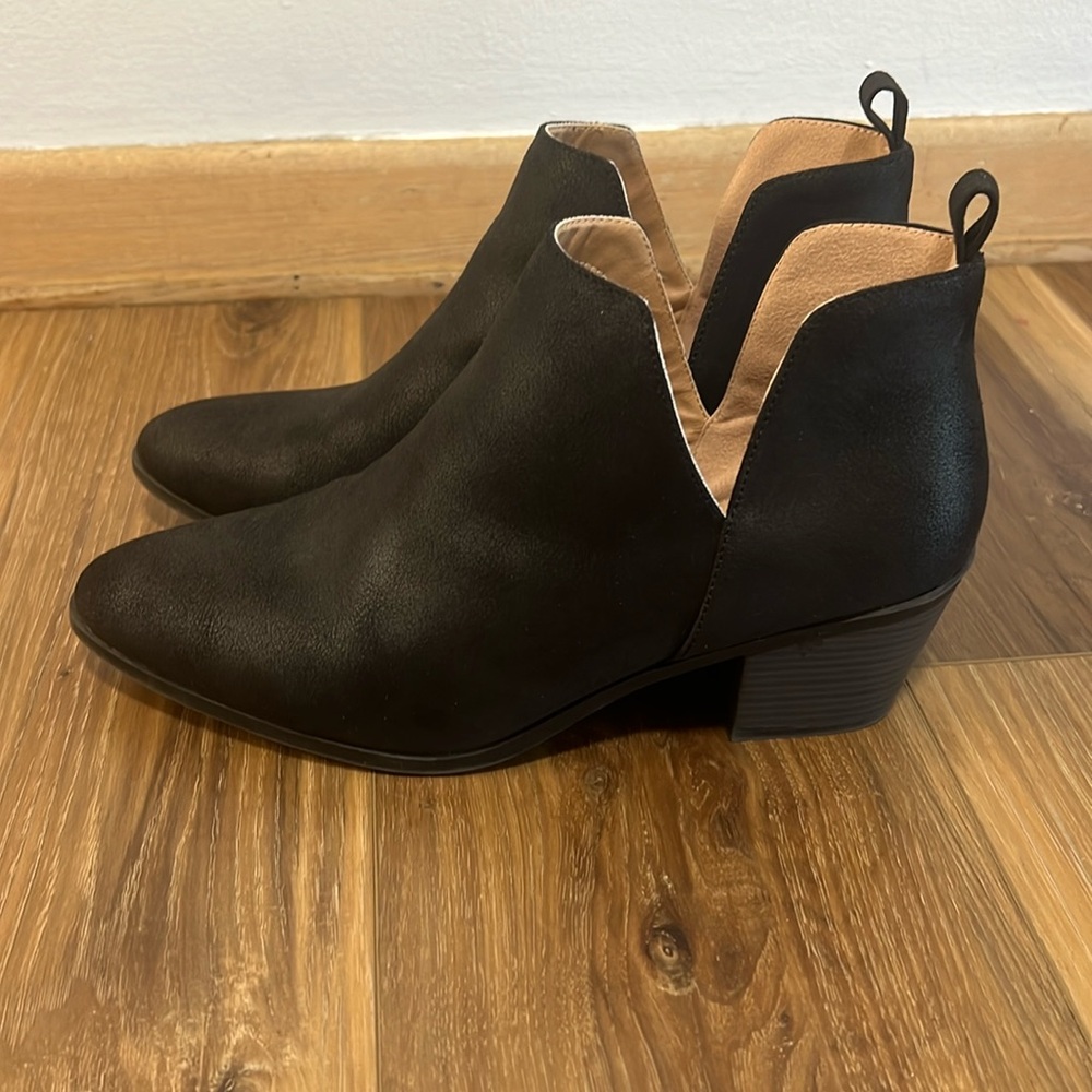Women’s Black Suede Booties size 12